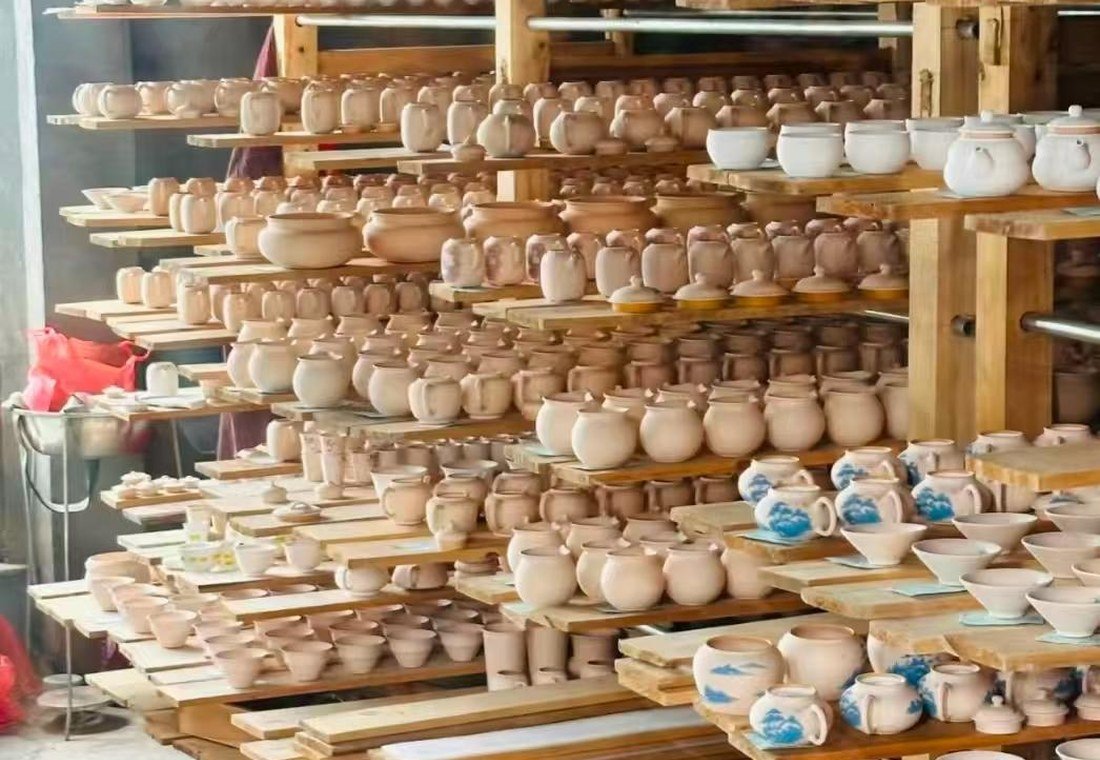 Producción de vajilla de cerámica LozaPro en fábrica